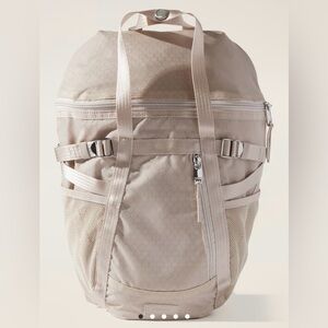 BNWT Athleta Excursion Hiking Gym Yoga Travel All-purpose Abalone Backpack NEW!!